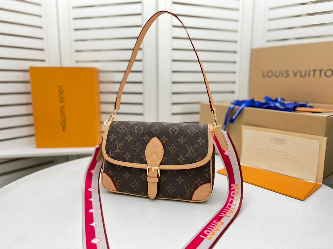 2XE028BDE Stylish leather bag 