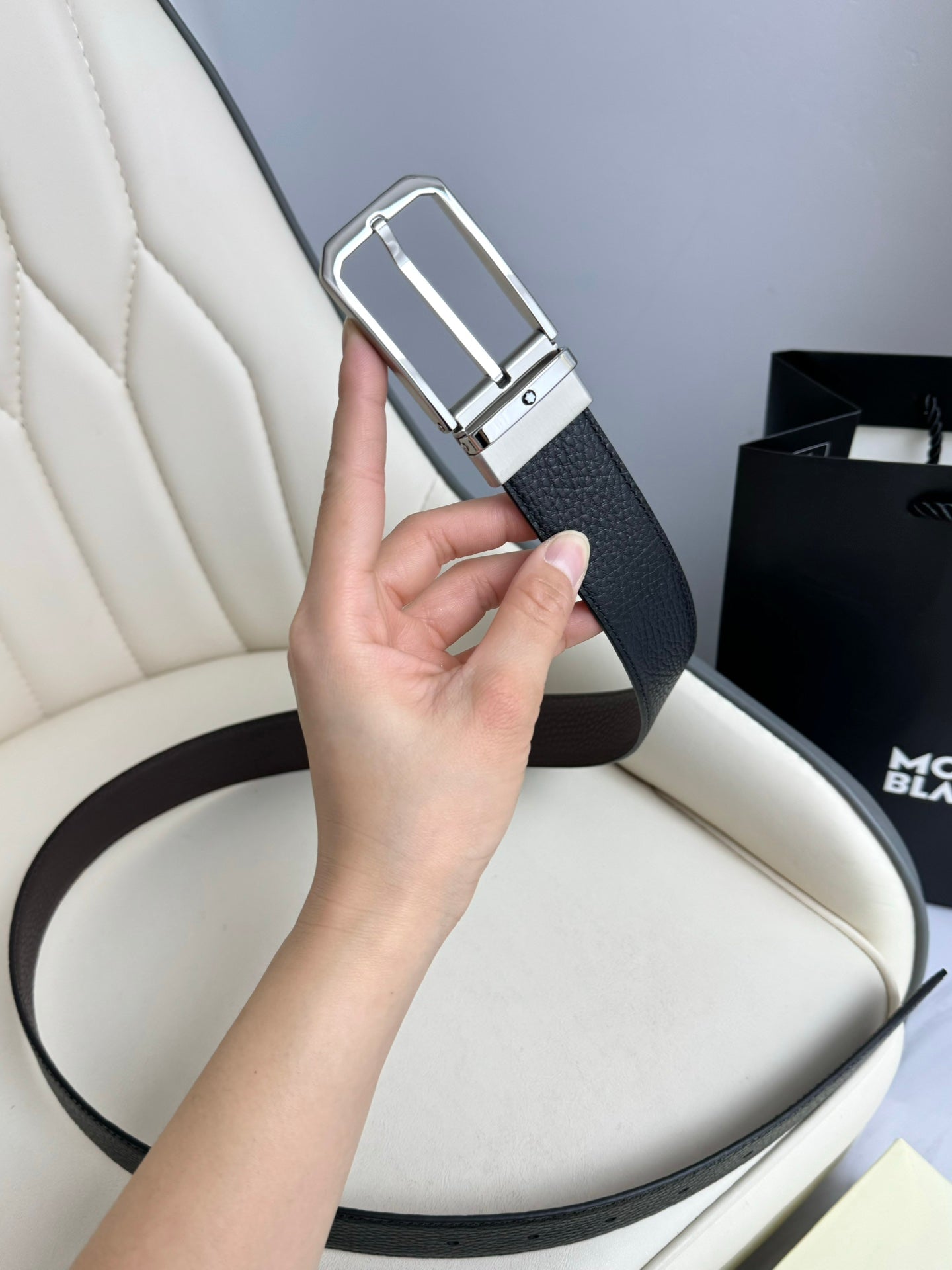 155RA237PDE Stylish  High quality belt With full package