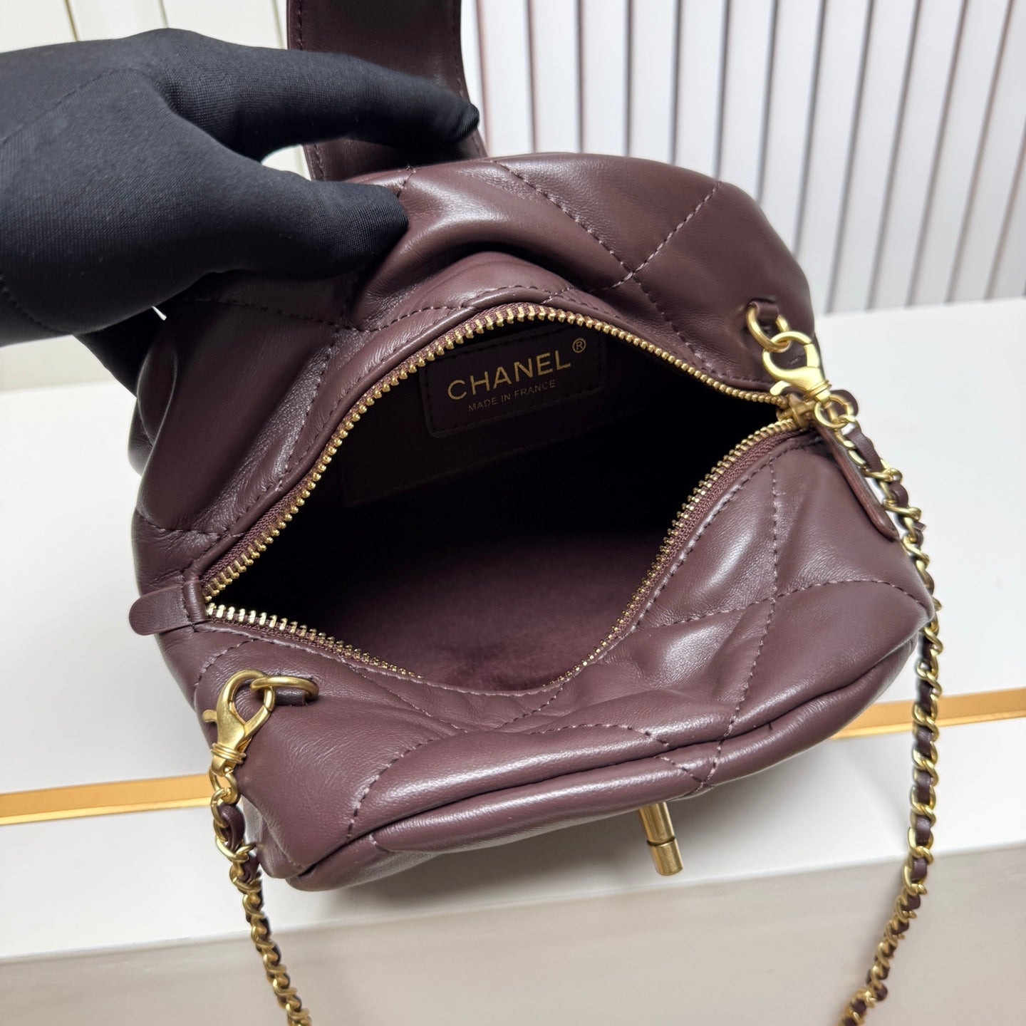 15RC49BDE Stylish leather bag