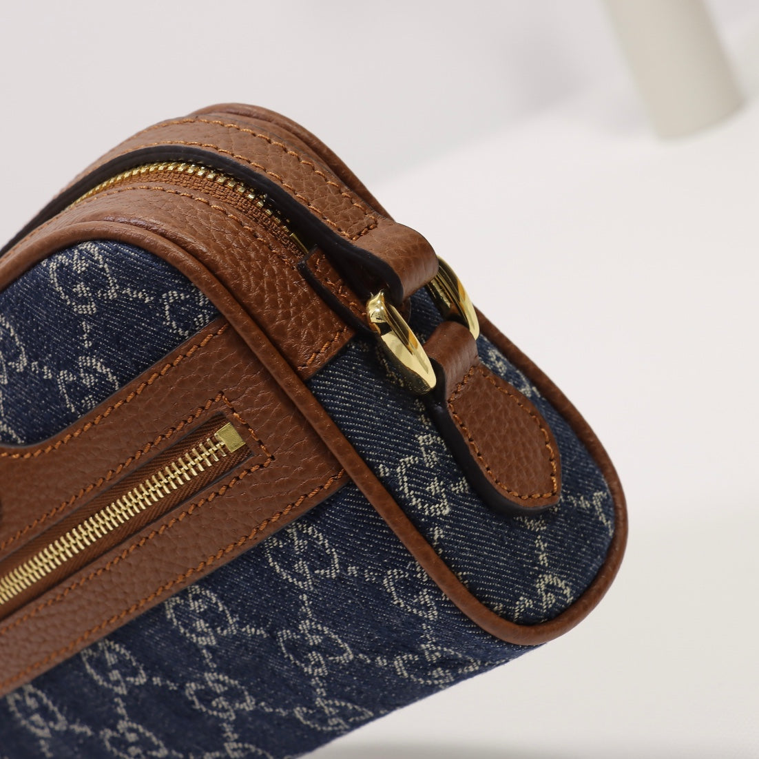 XB18BDE Stylish leather bag 