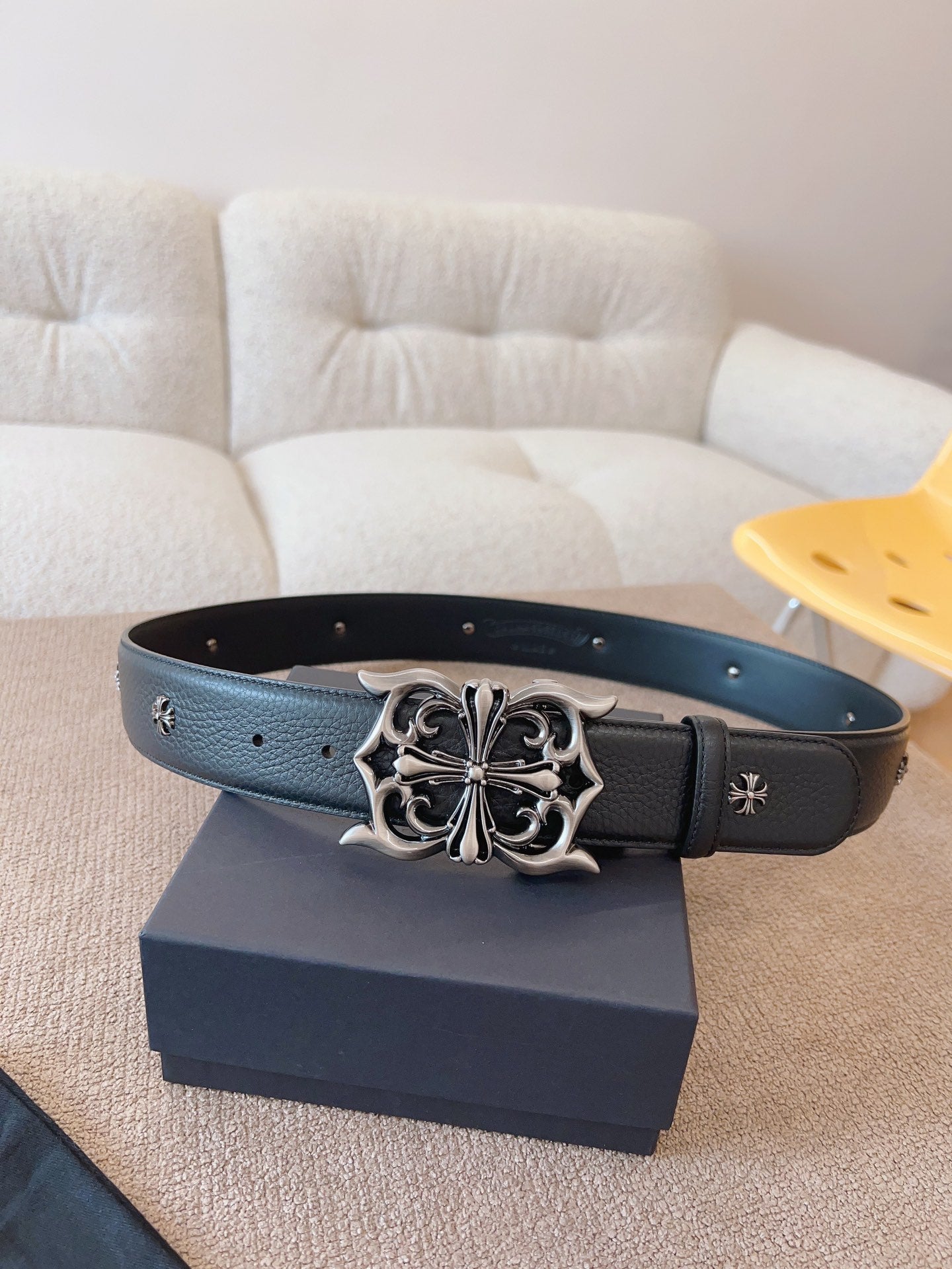 255RA16PDE Stylish High quality belt With full package