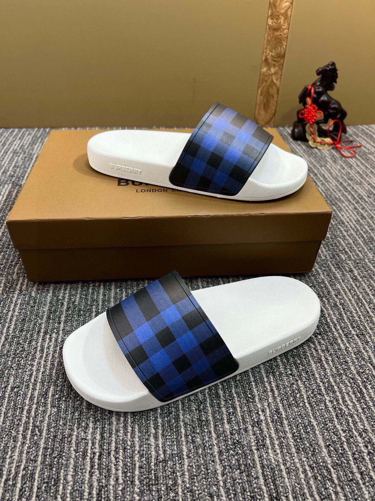 535ZR262ZDE Stylish Slippers