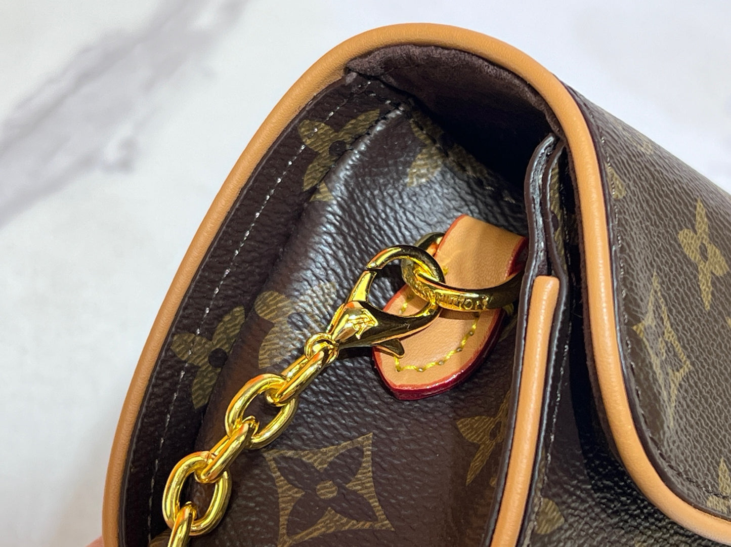 2WE6BDE Stylish leather bag