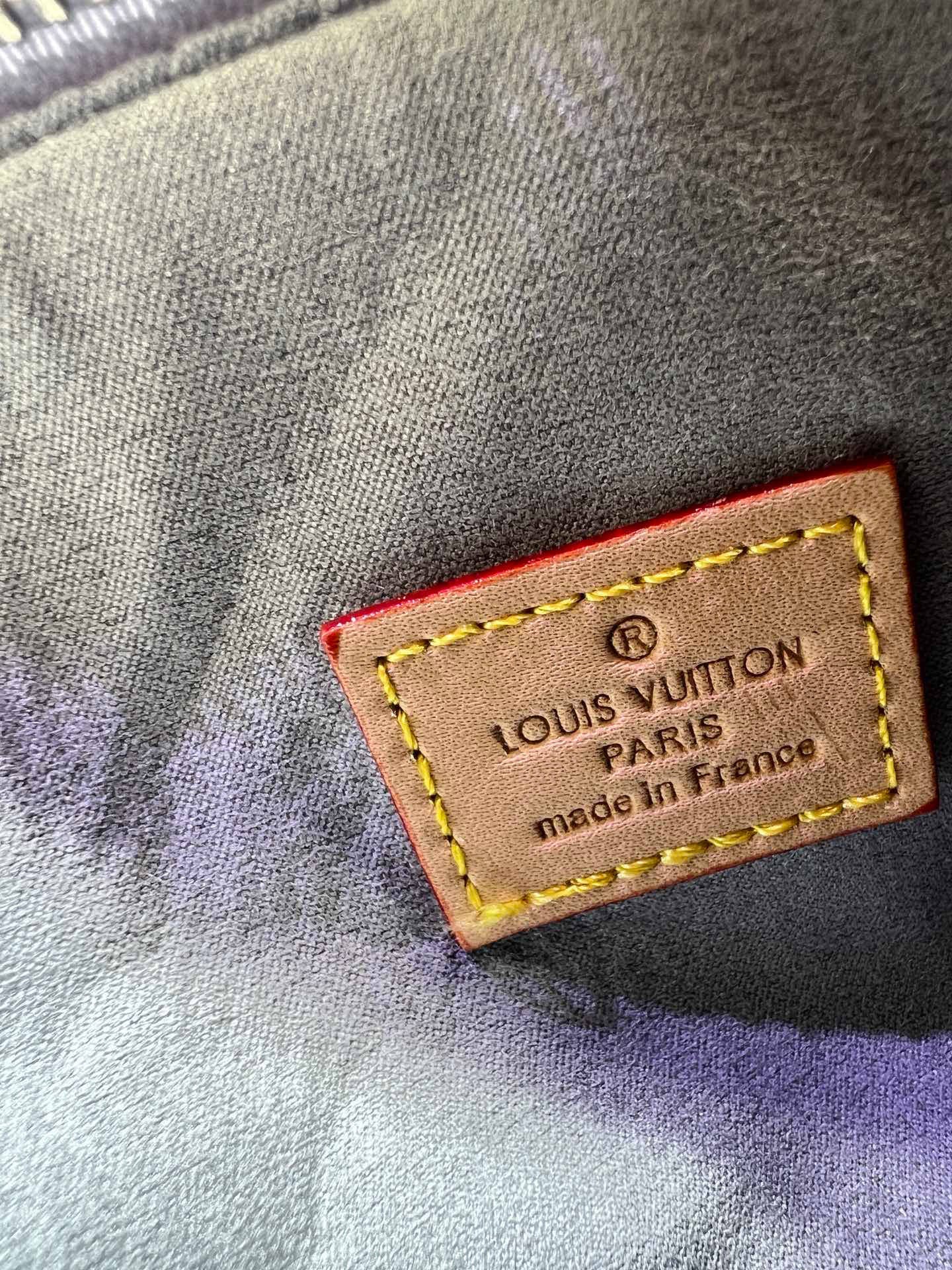 155NE19BDE Stylish leather bag