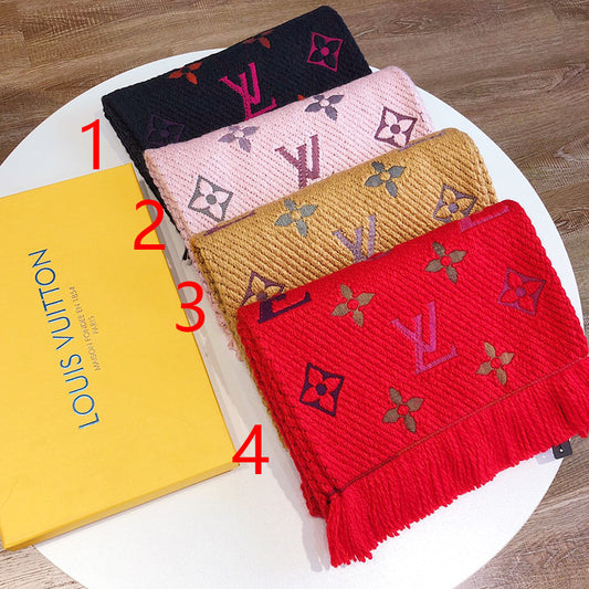 175RE10WDE Stylish Winter Scarves