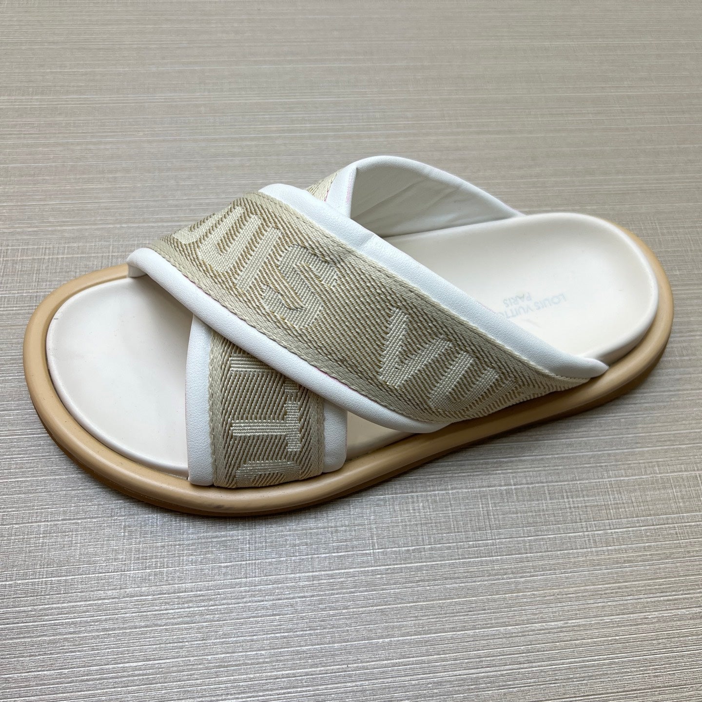 535ZE271ZDE Stylish Slippers