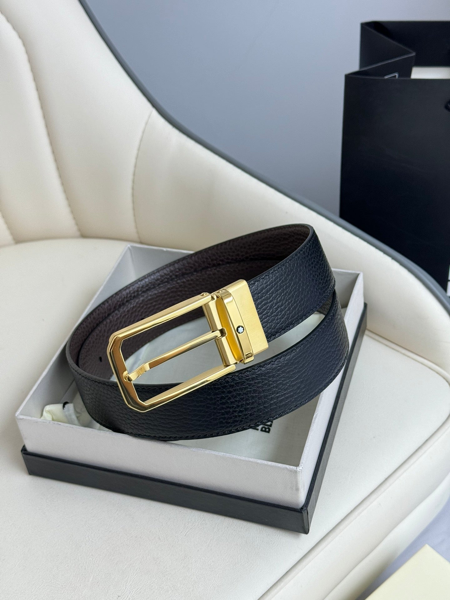 155RA237PDE Stylish  High quality belt With full package