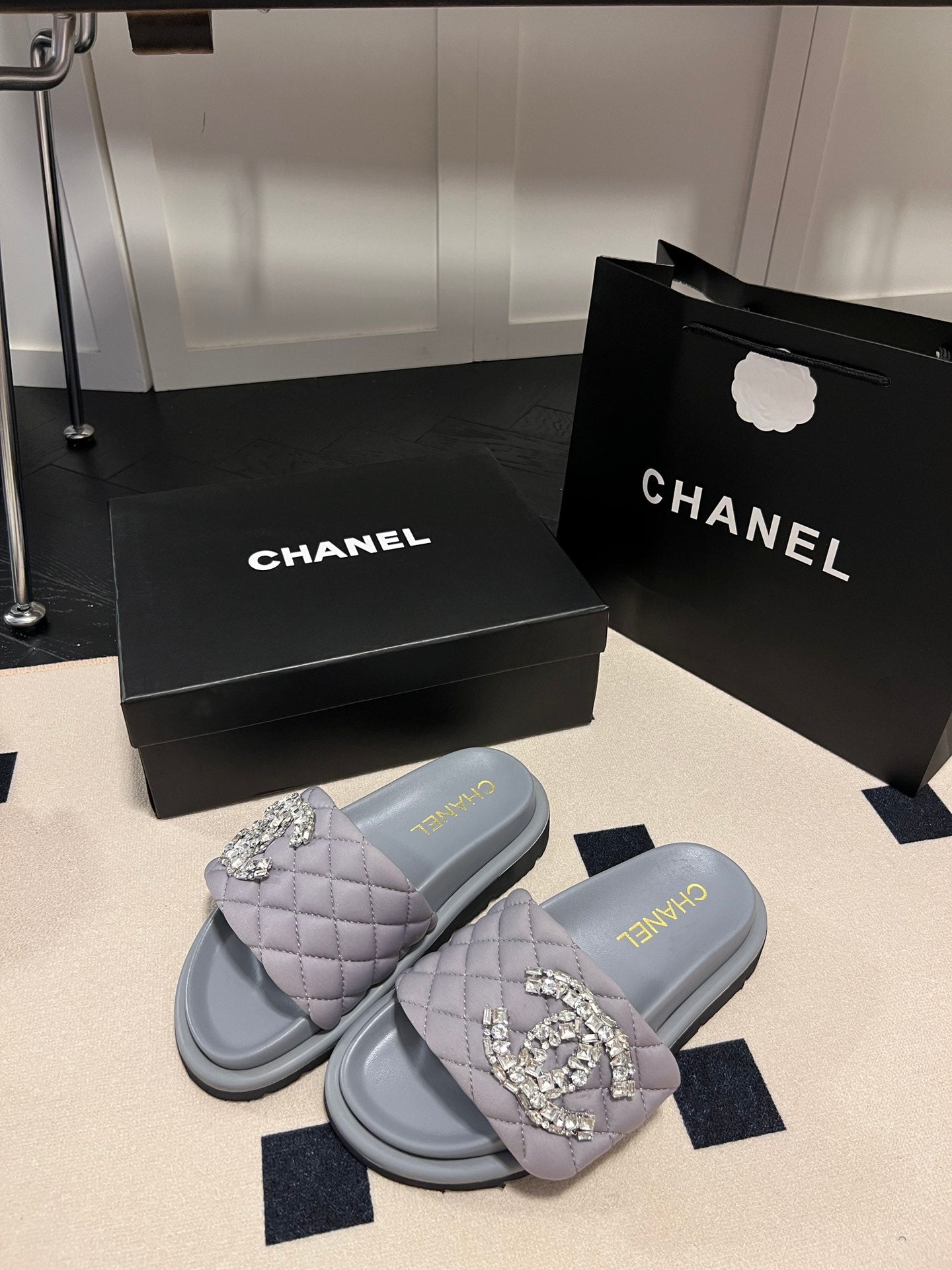 14C93ZDE Stylish Slippers