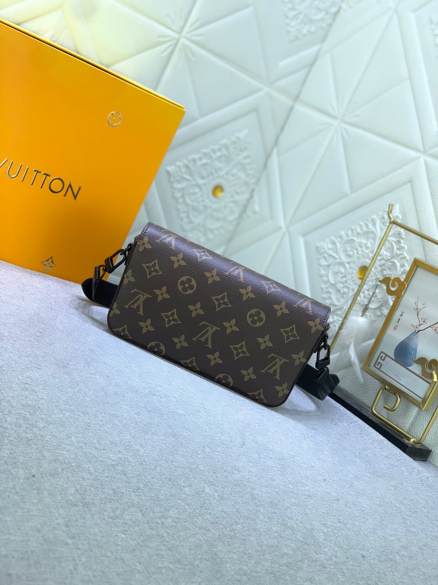 2XE465BDE Stylish leather bag