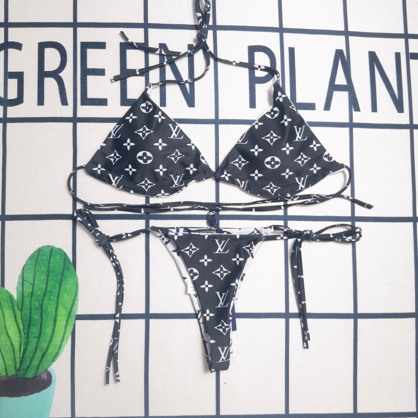 14E13YDE Stylish Bikini swimsuit