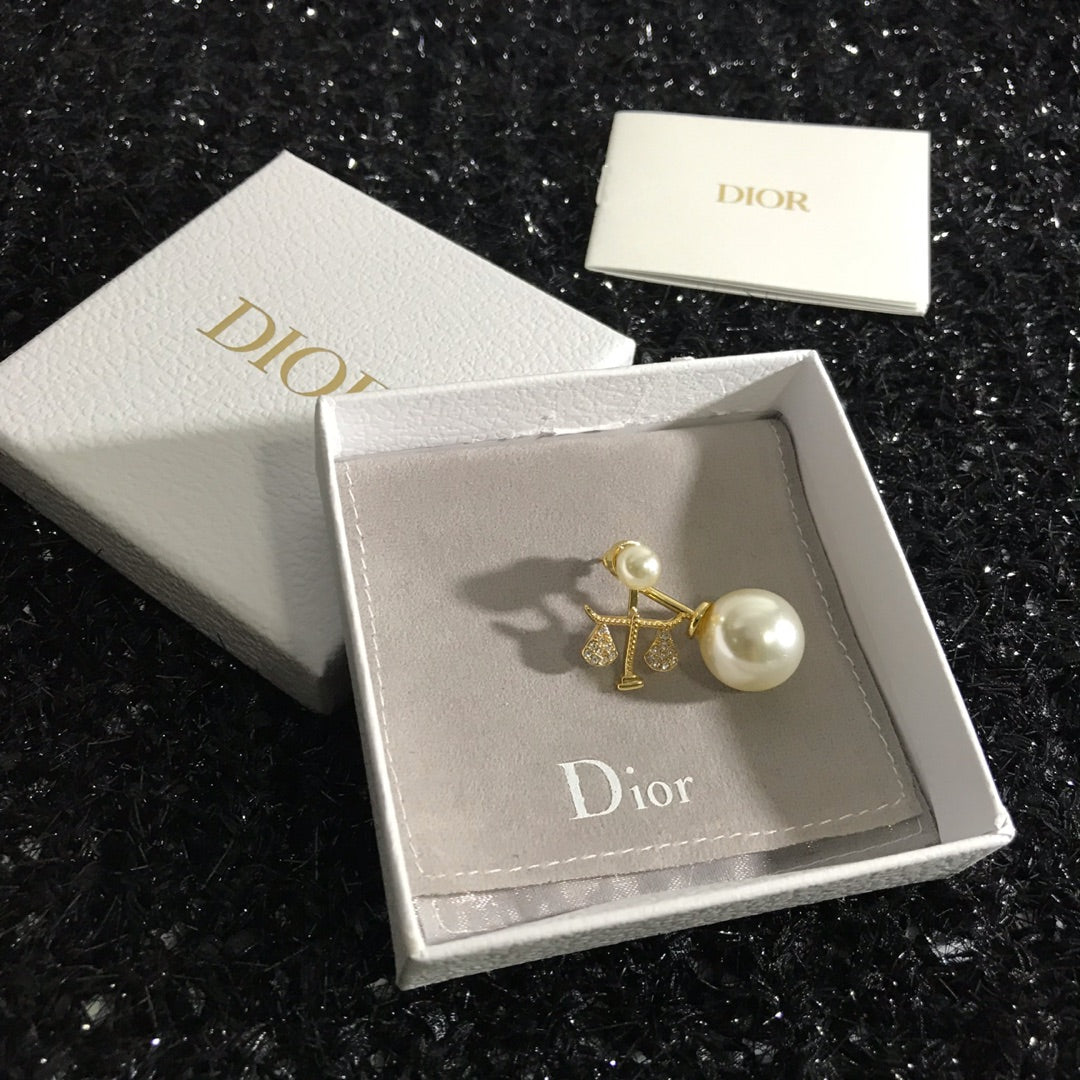 1YD375EDE Stylish Earrings