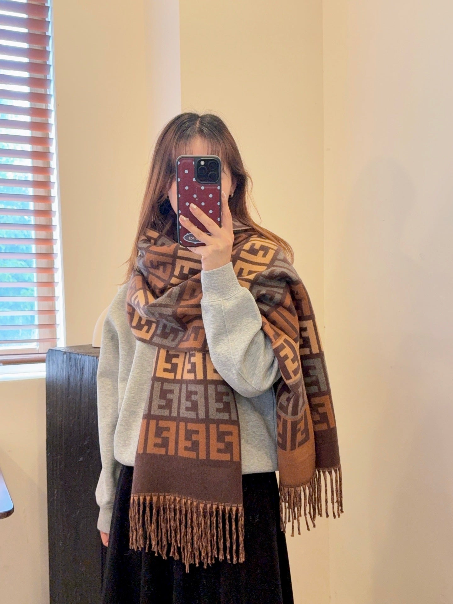 185RF65WDE Stylish Winter Scarves