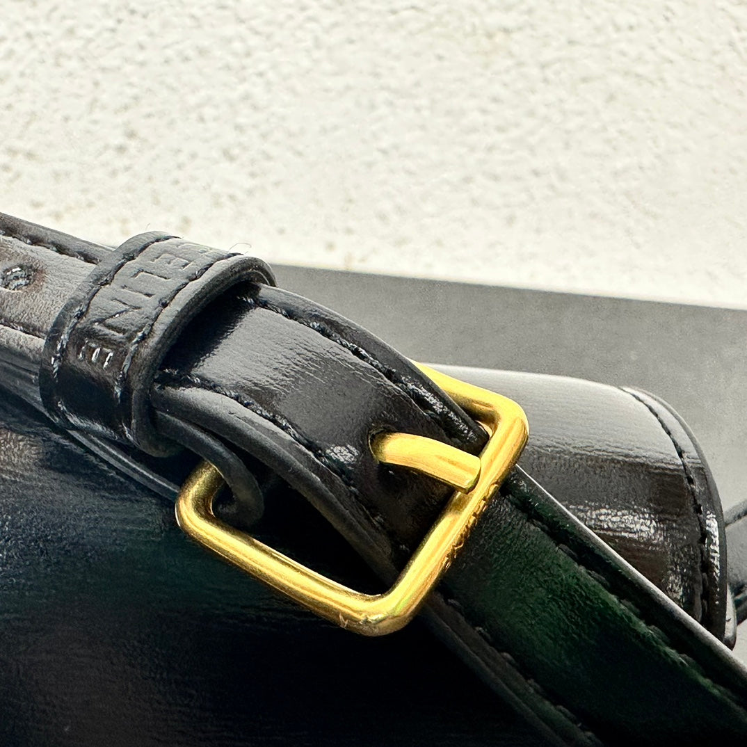 1XE271BDE Stylish leather bag 