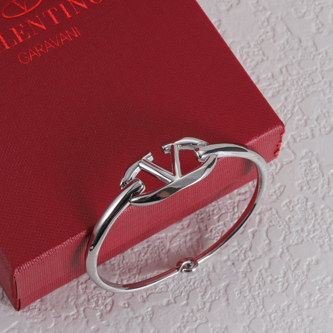 14VL354KDE Stylish Bracelets