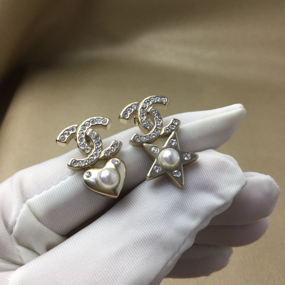 14C76EDE Stylish Earrings