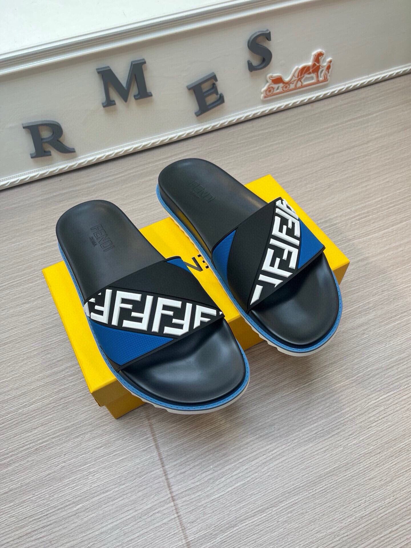 535ZF283ZDE Stylish Slippers