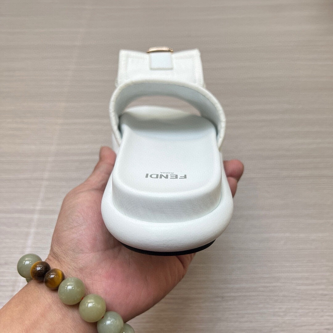 54F125ZDE Stylish slippers