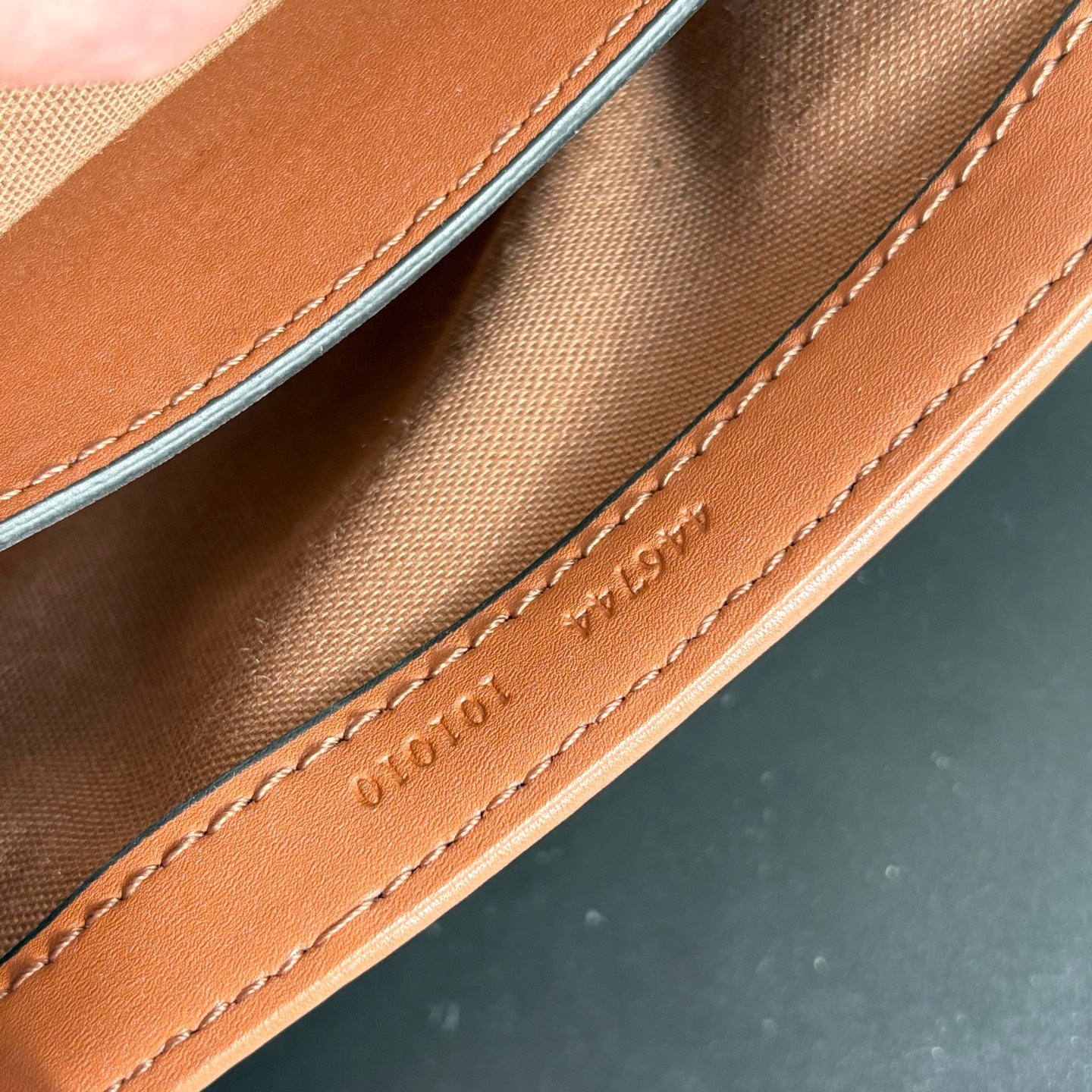 2WB30BDE Stylish bag