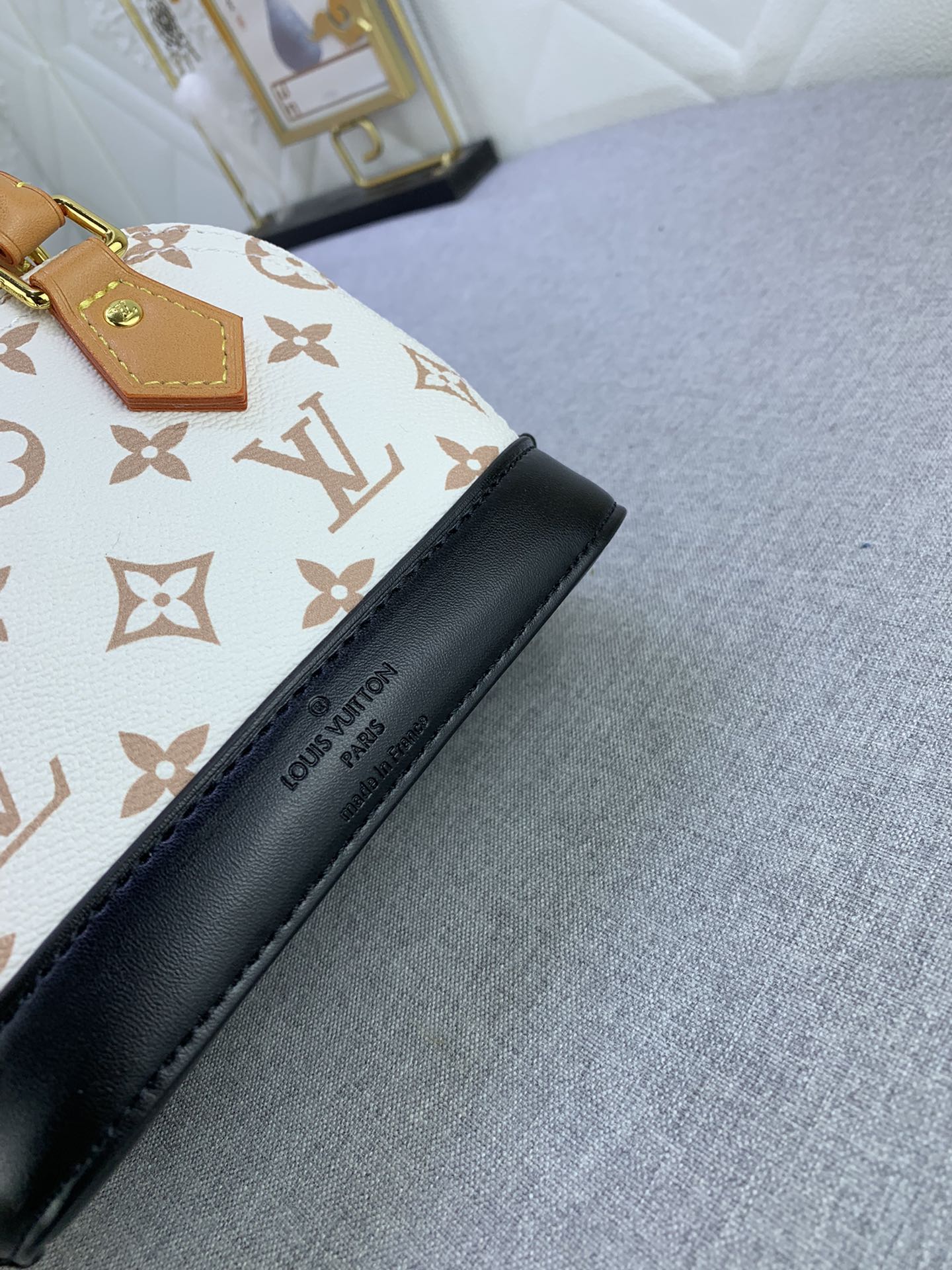 2XE336BDE Stylish leather bag 