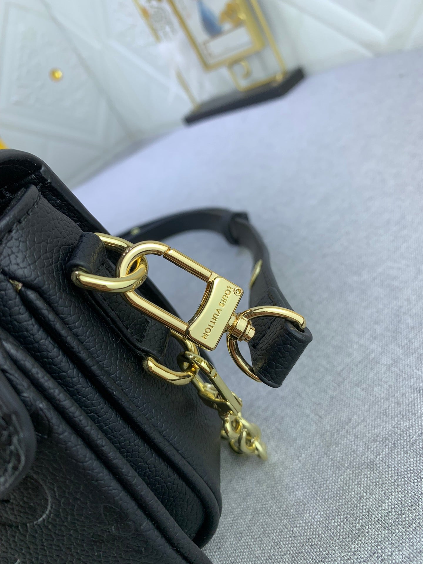 2XE43BDE Stylish leather bag 