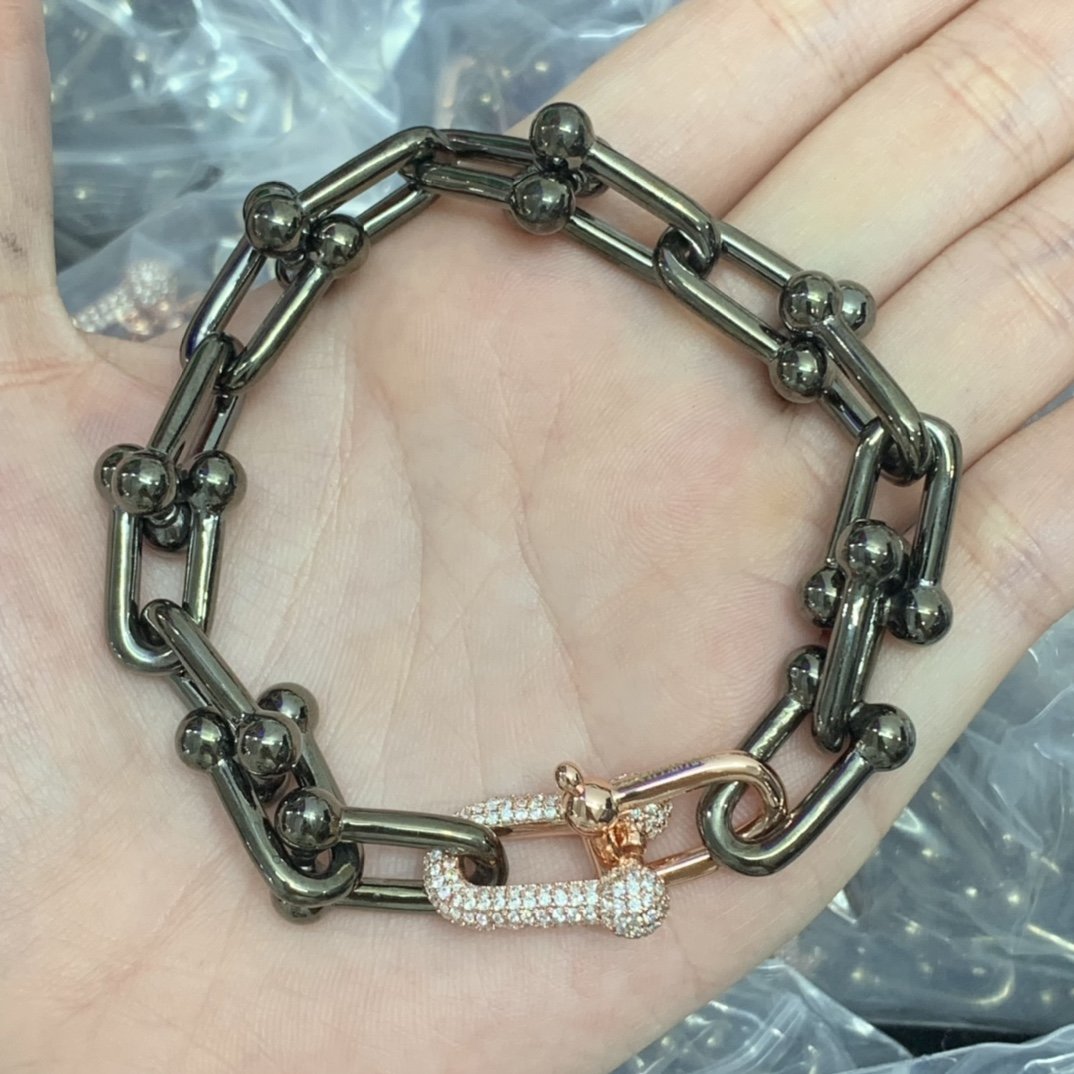 8XT31XDE Stylish  Earring Bracelets Necklaces