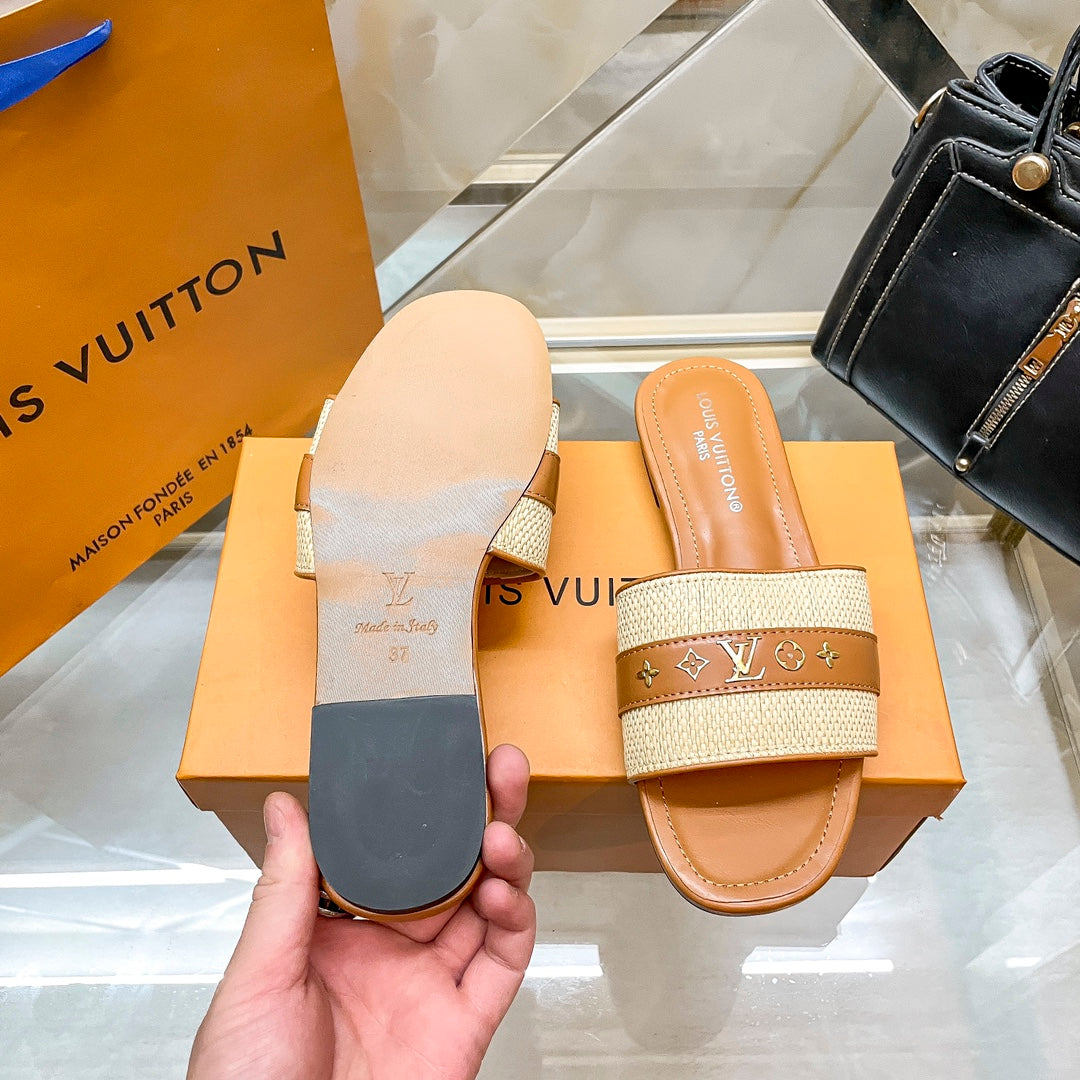 14E96ZDE Stylish Slippers