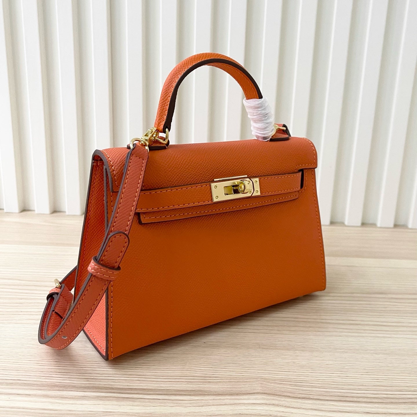2WH26BDE Stylish leather bag