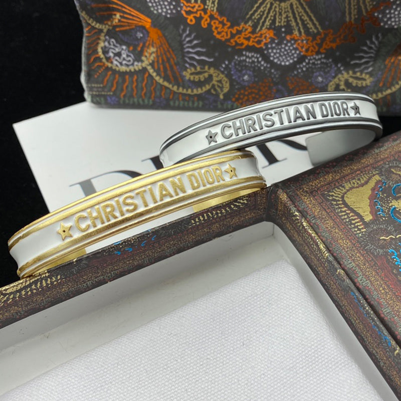 1D72KDE Stylish Bracelets