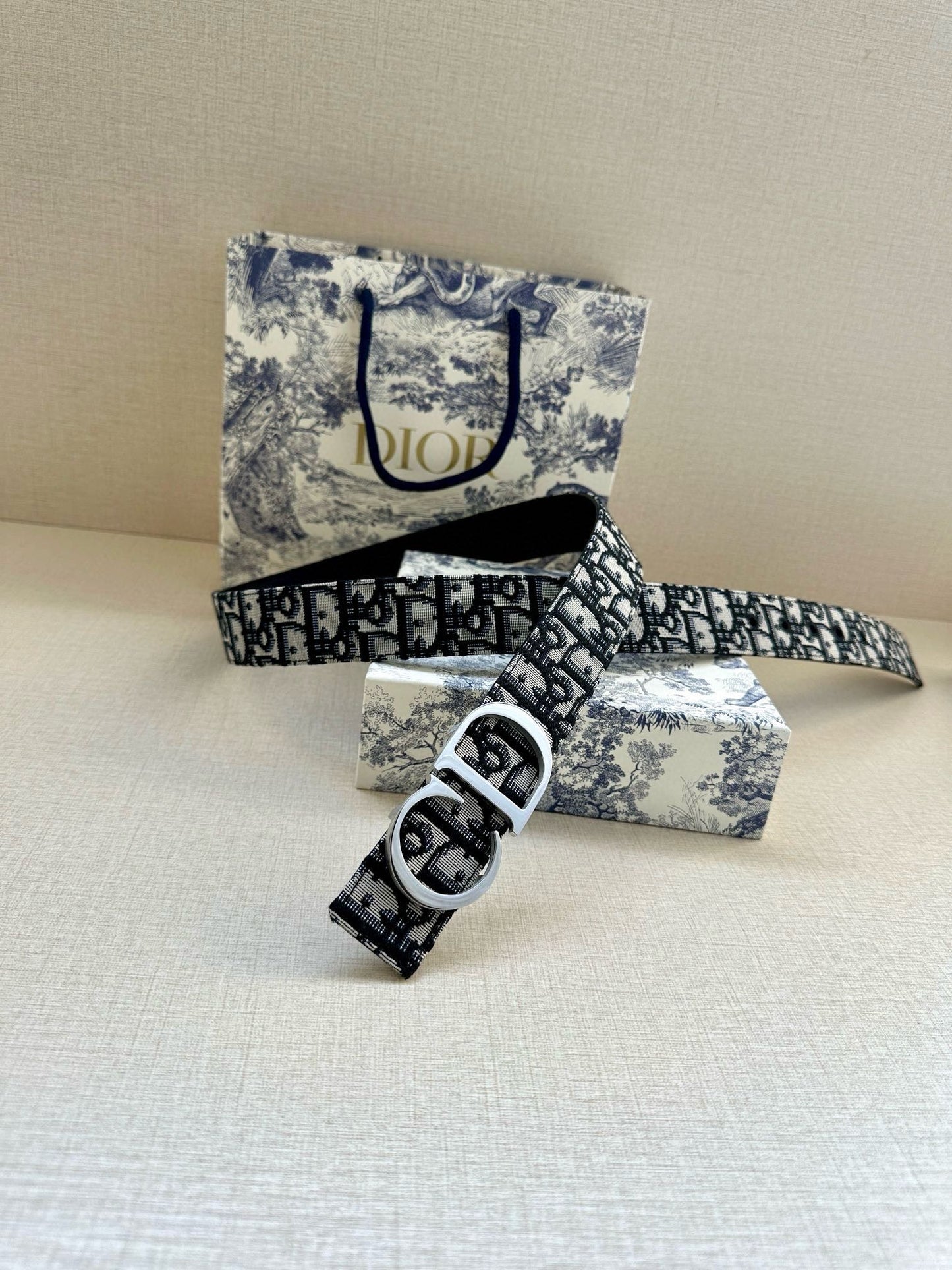 155RD207PDE Stylish  High quality belt With full package