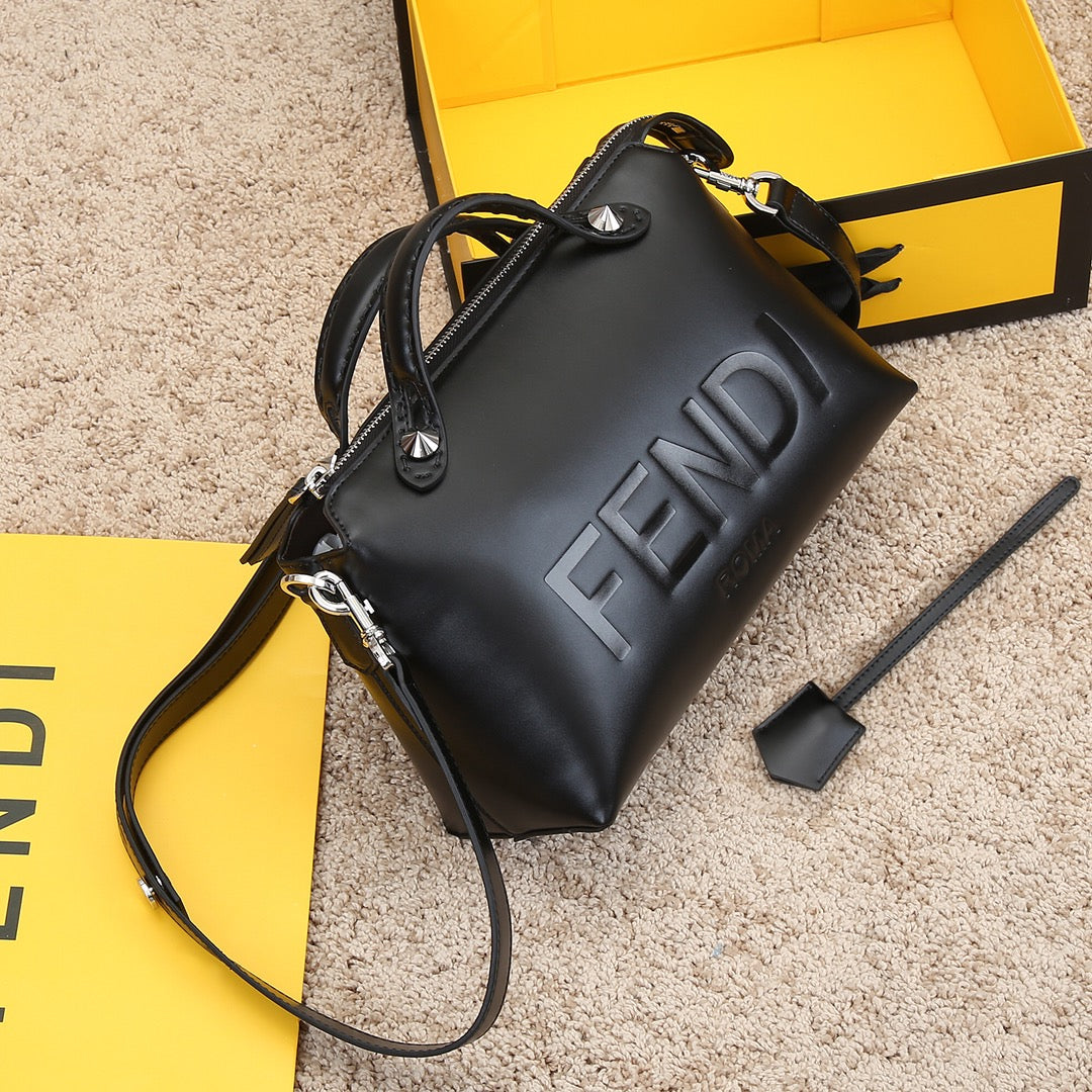 5F41BDE Stylish leather bag 