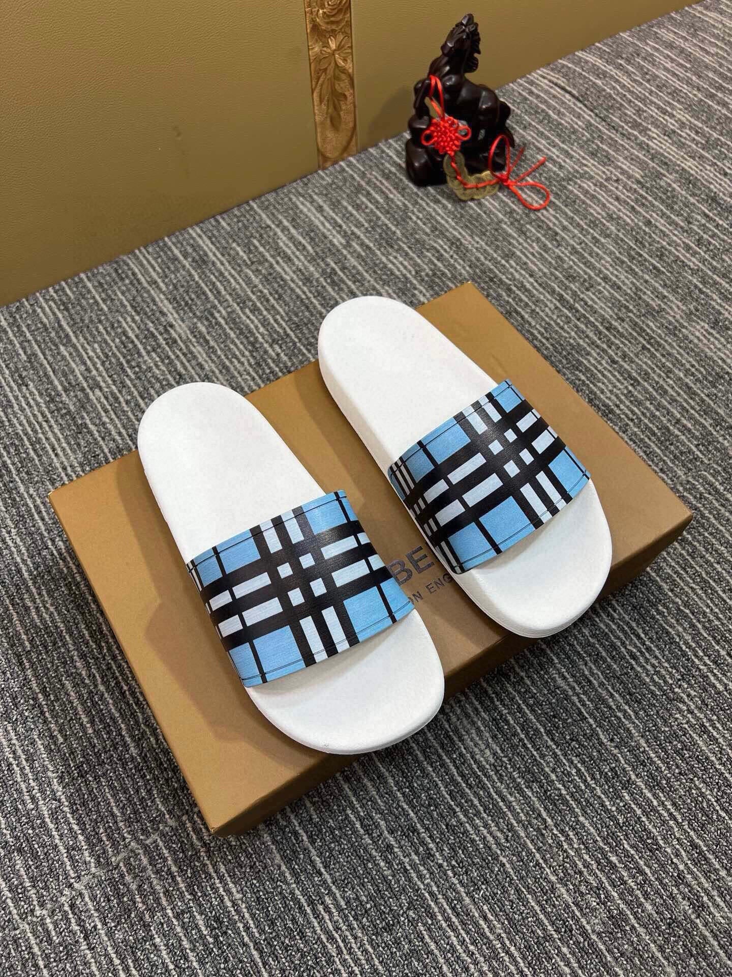 535ZR262ZDE Stylish Slippers