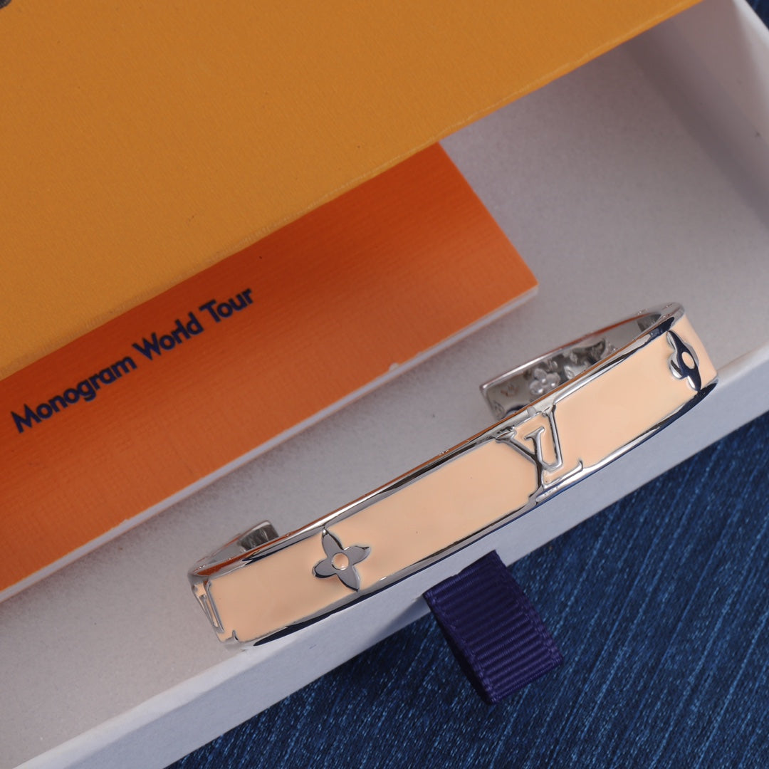 14E1092KDE Stylish  Bracelets