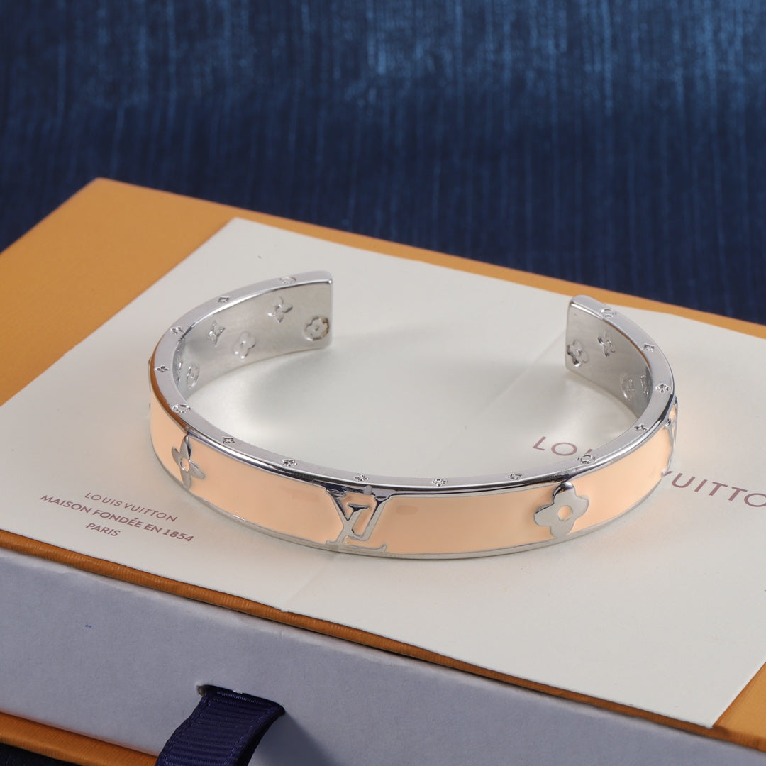 14E1092KDE Stylish  Bracelets