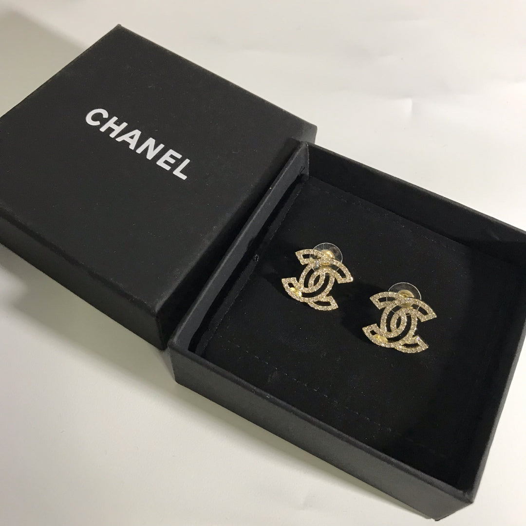 14C797EDE Stylish Earrings