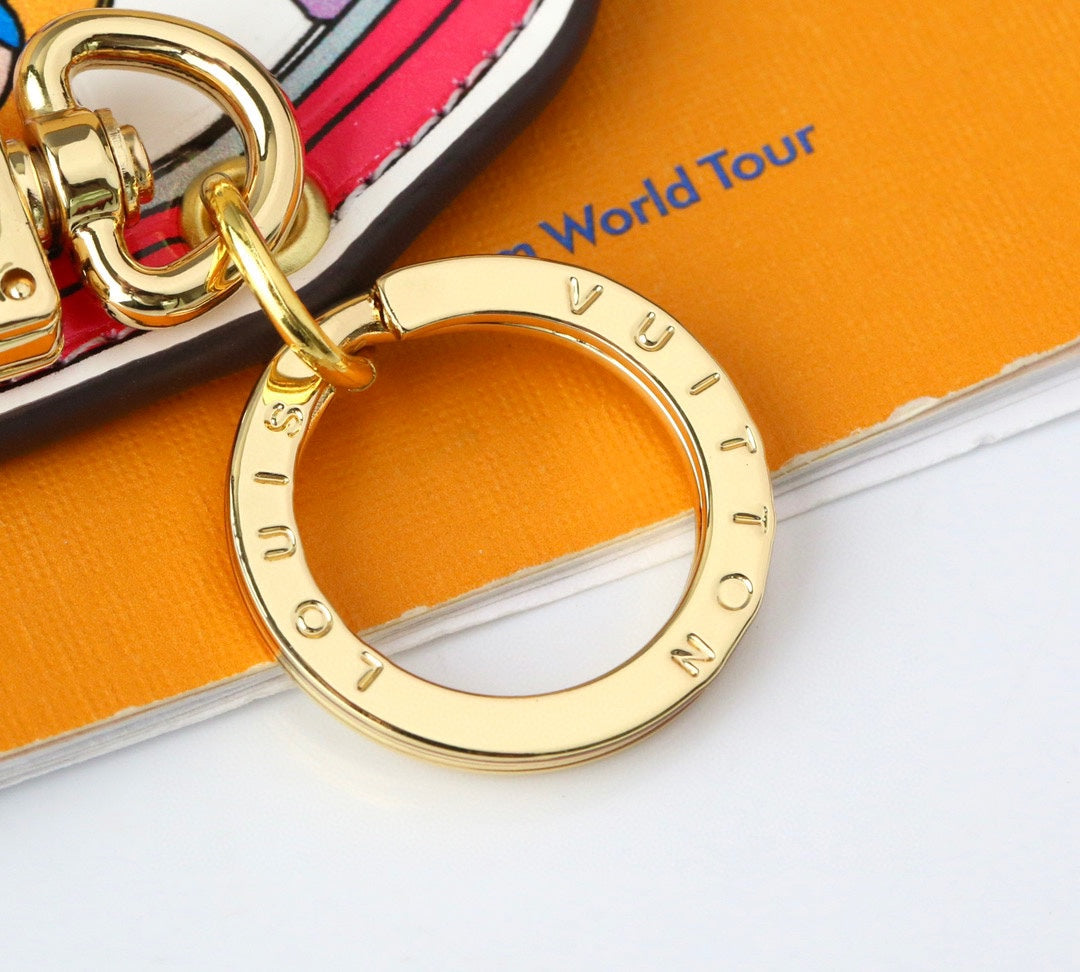 3RE22ADE Stylish key closure