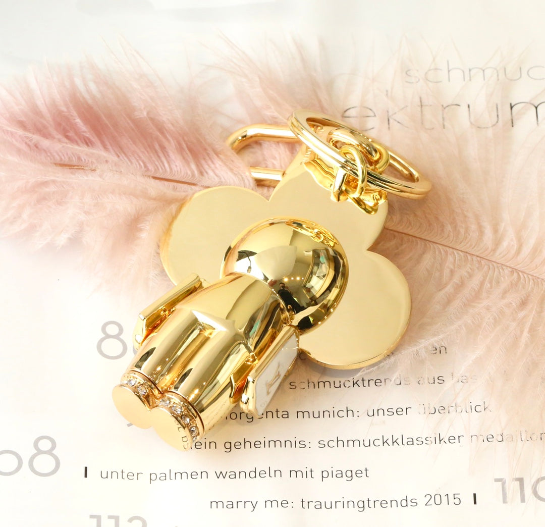 14E64ADE Stylish key closure
