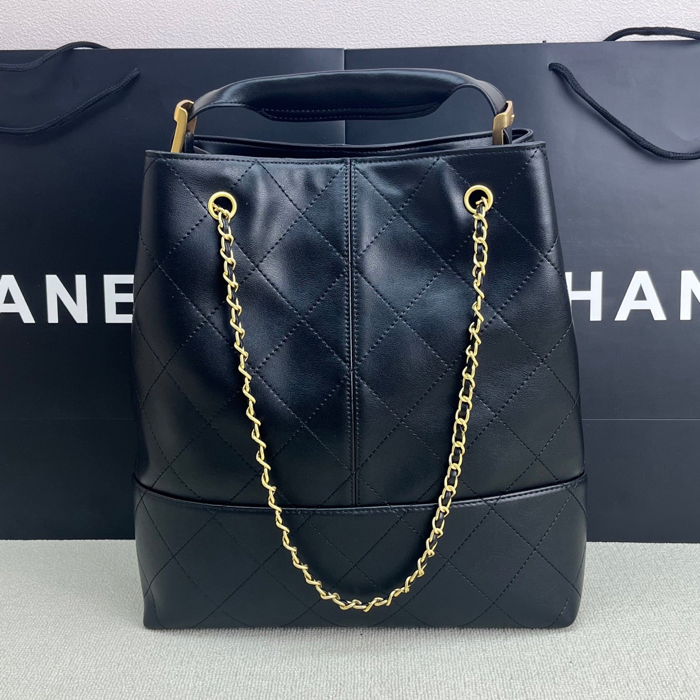 175RC1BDE Stylish leather bag