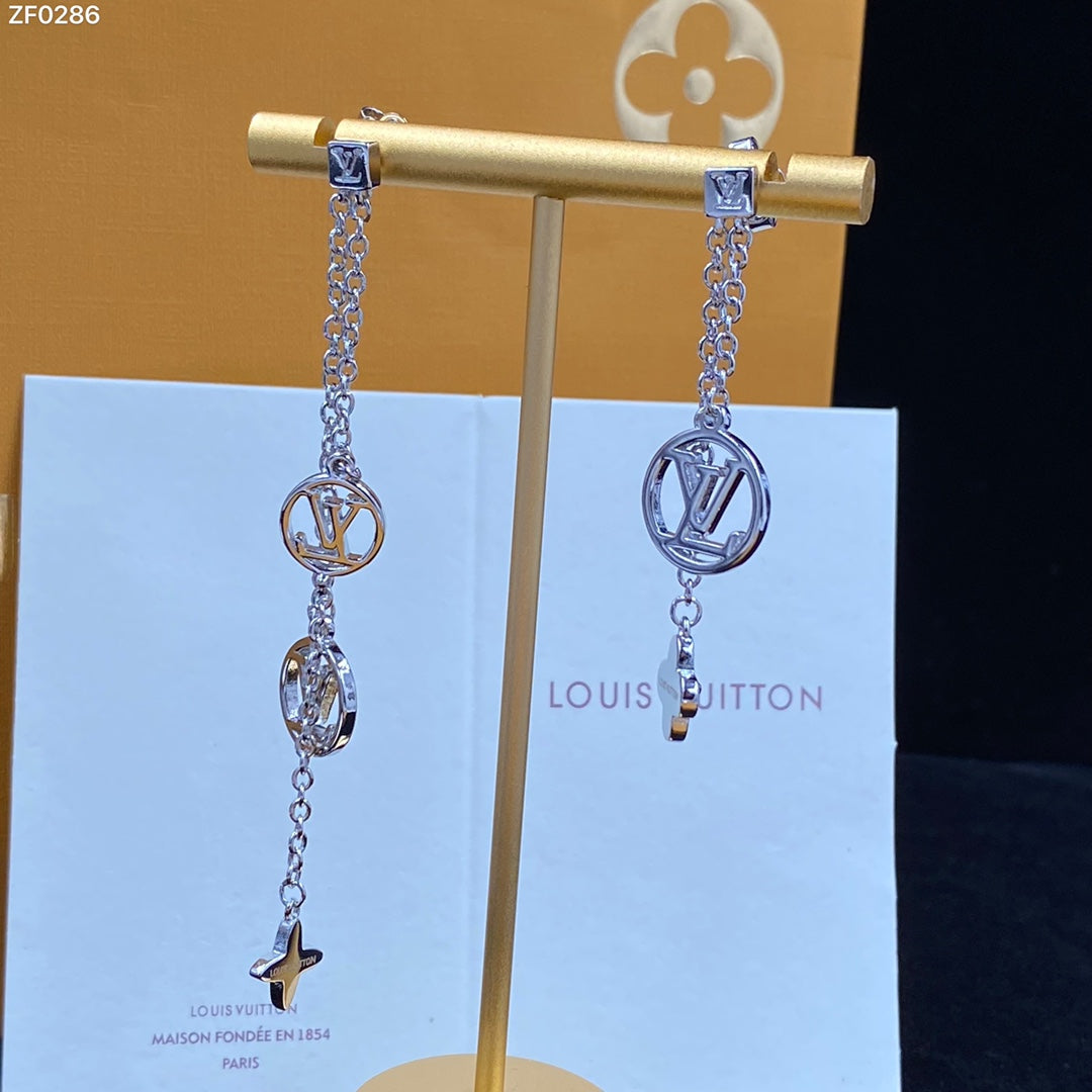 1YE347EDE Stylish Earrings