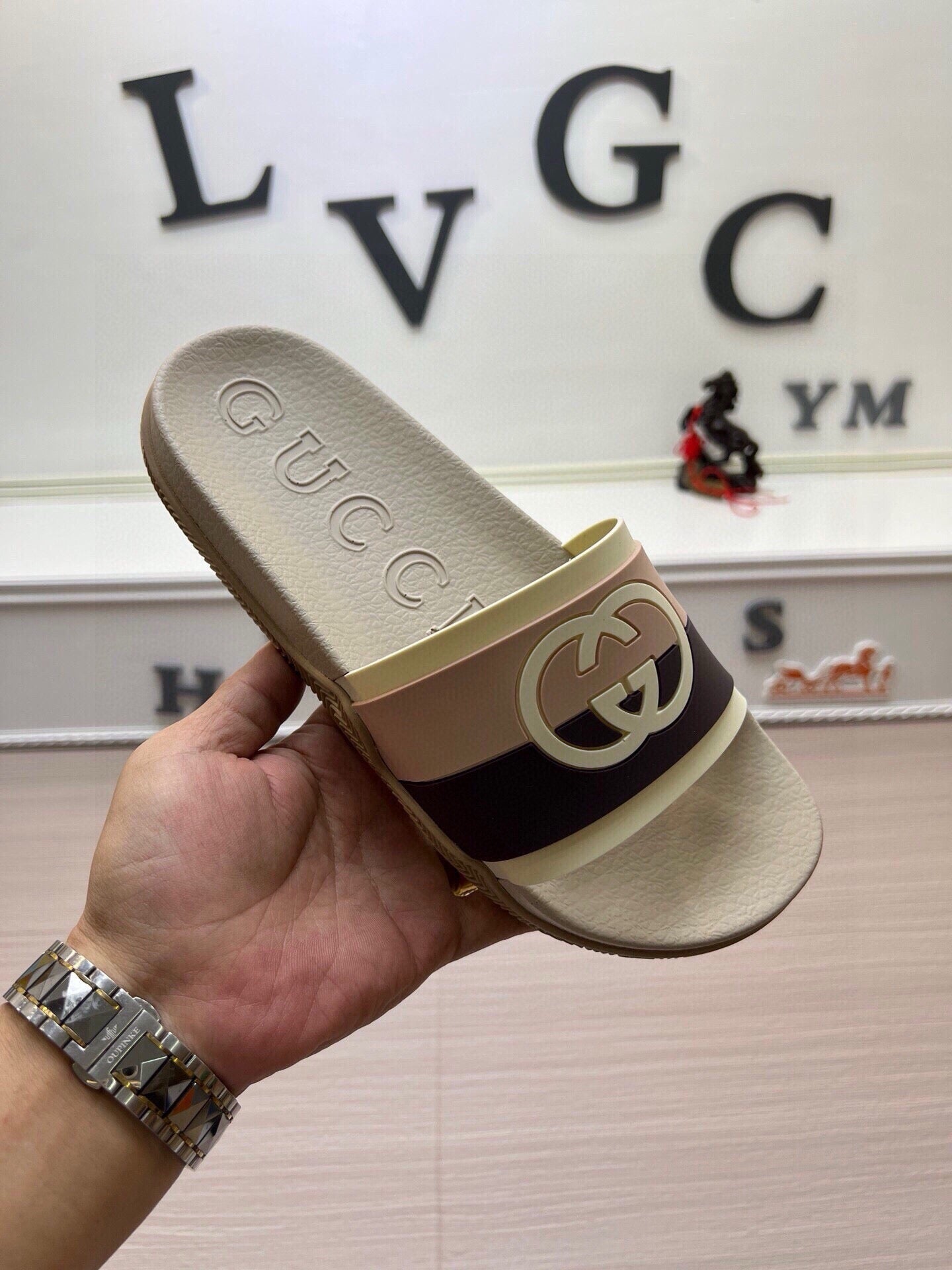 54B113ZDE Stylish slippers