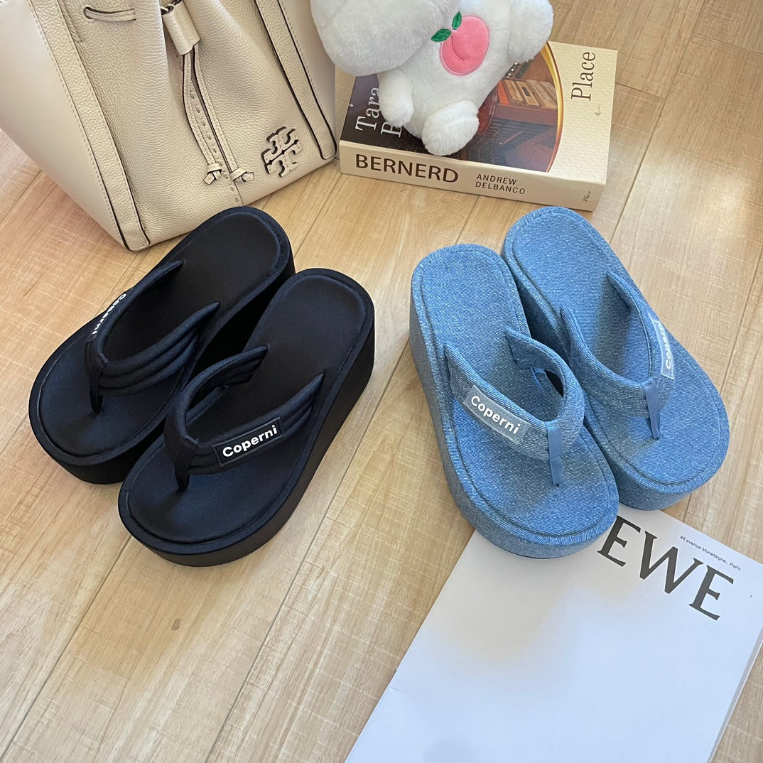 14A92ZDE Stylish Slippers