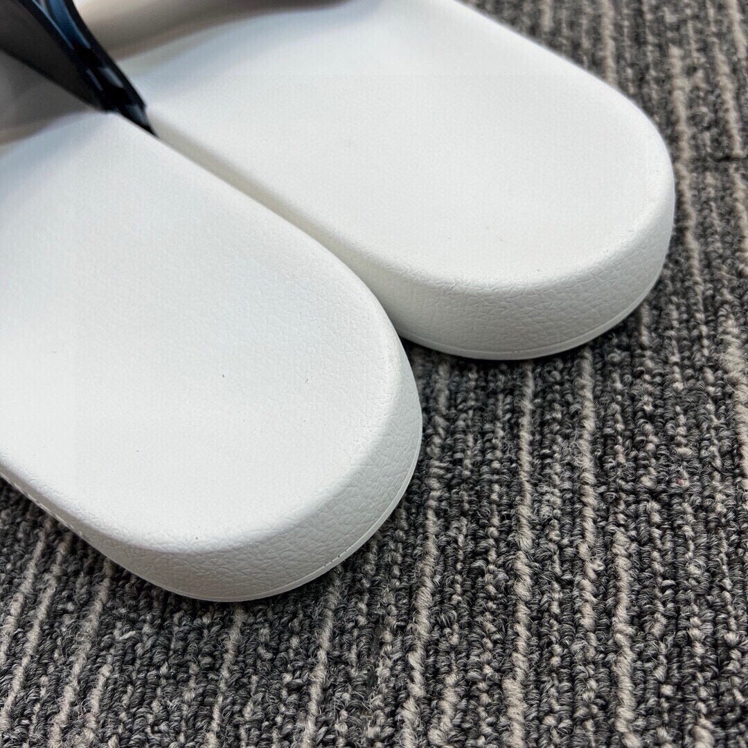 535ZR262ZDE Stylish Slippers