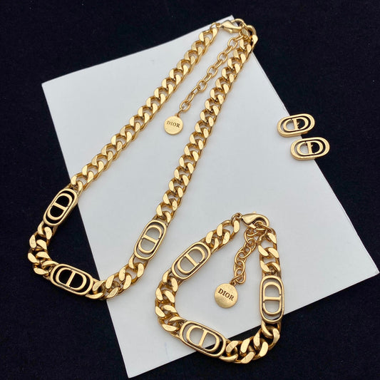 14D560XDE Stylish  Earrings Bracelets Necklaces
