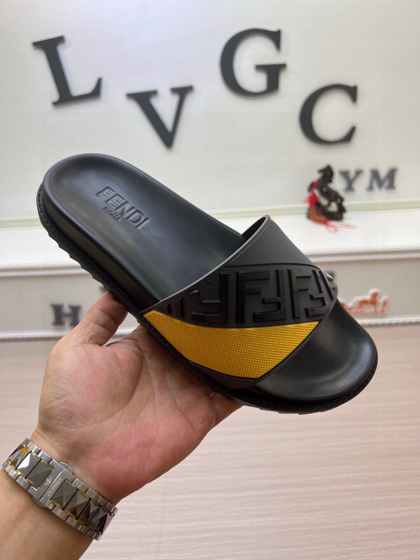 535ZF284ZDE Stylish Slippers