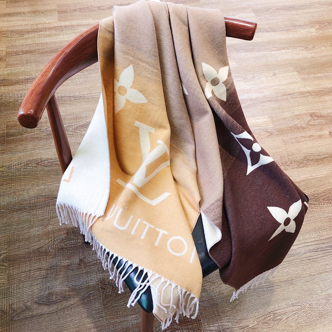 175RE47WDE Stylish Winter Scarves