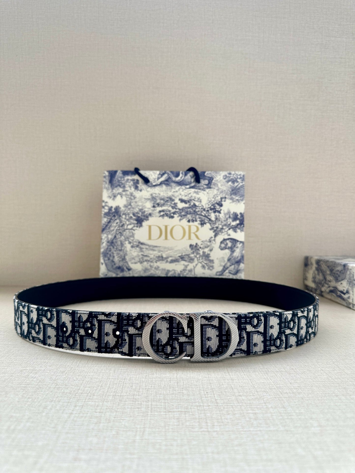 1RD197PDE Stylish  High quality belt With full package