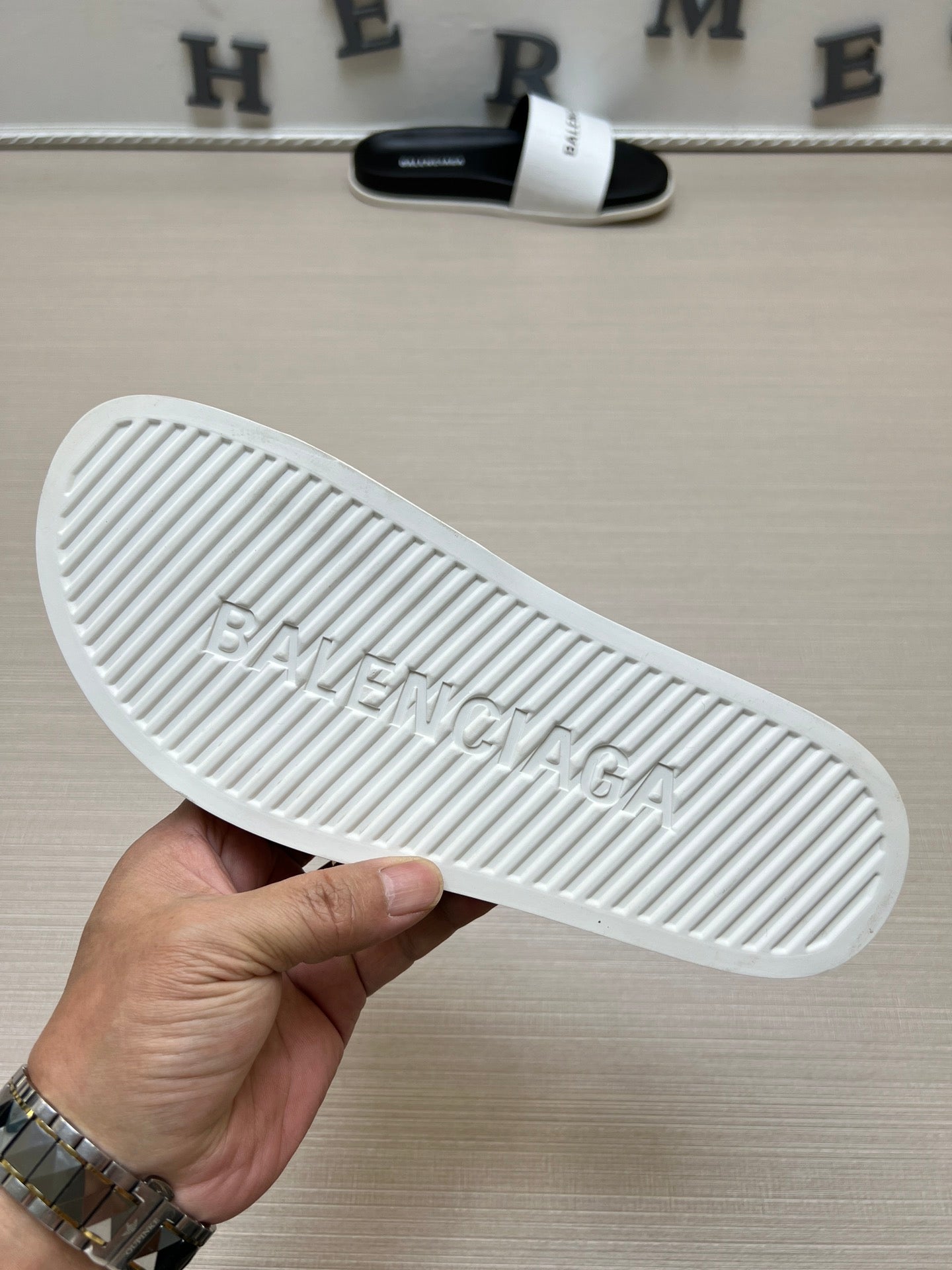 54J99ZDE Stylish slippers