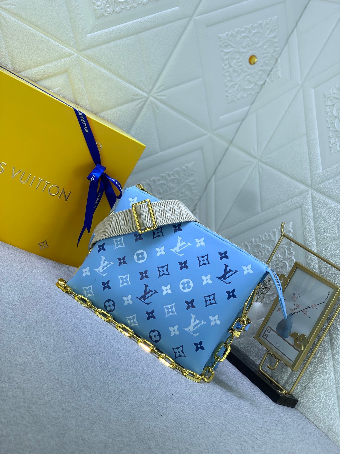 2XE39BDE Stylish leather bag 