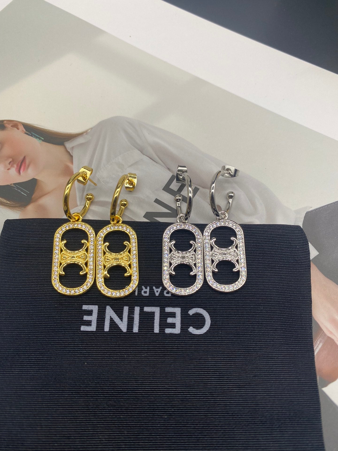 1XCL566EDE Stylish Earrings