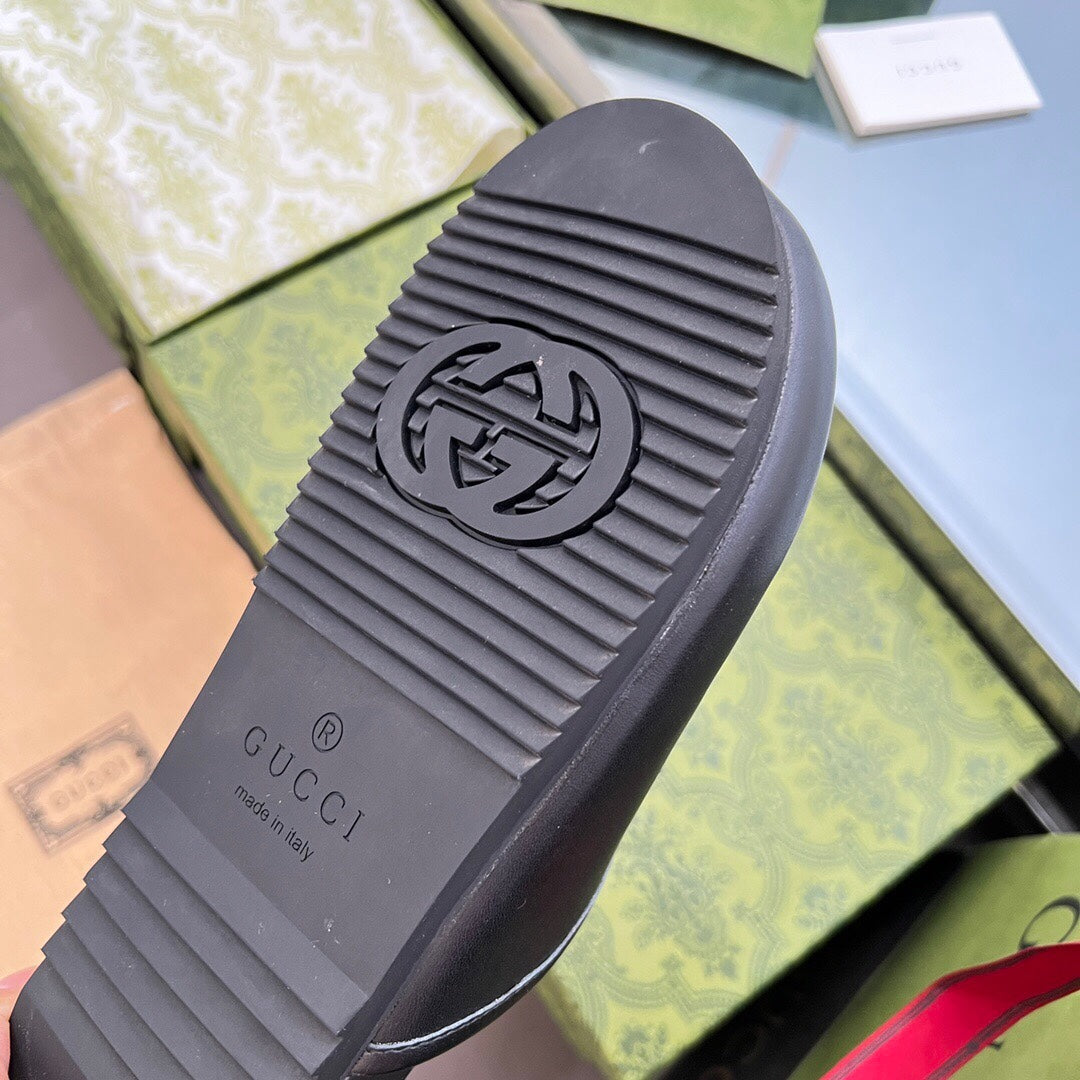2YB26ZDE Stylish Slippers