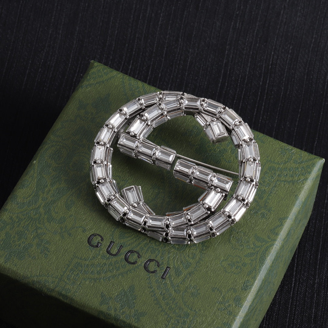 14B492XDE Stylish Brooch